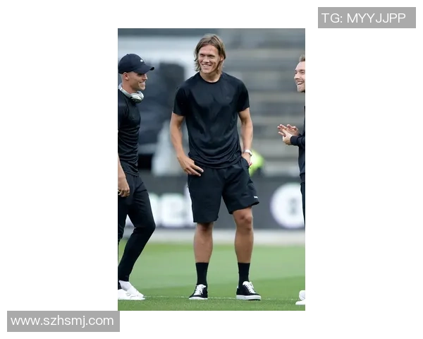 足球明星休闲与运动穿搭灵感全面解析